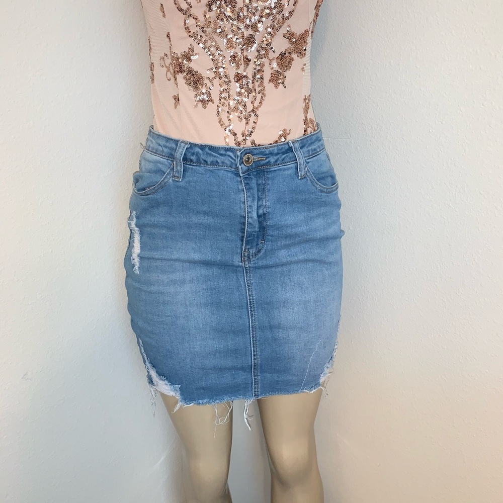 FASHION NOVA Dayanna Lightwash Denim Skirt